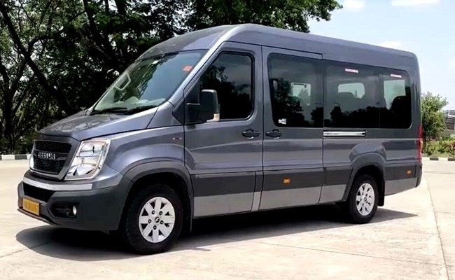10 seater Force Urbania